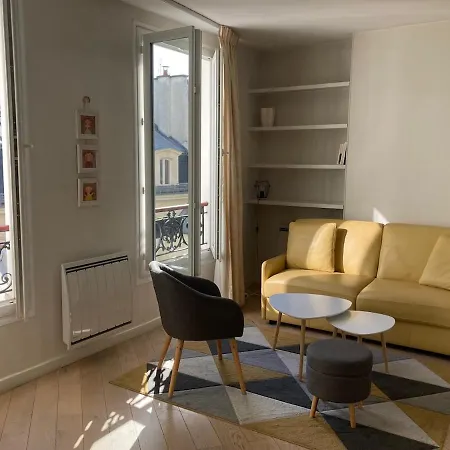 Bright In Saint Germain Des Pres 파리